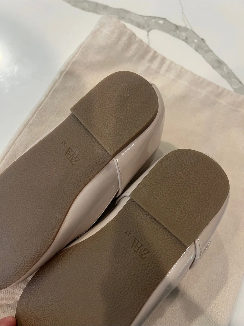 Zara Girls Patent T-Strap Mary Jane Shoes in Light Taupe